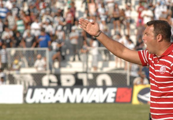 Náutico empata com o Central no estádio Luíz Lacerda - Bernardo Dantas/ DP/D.A Press.