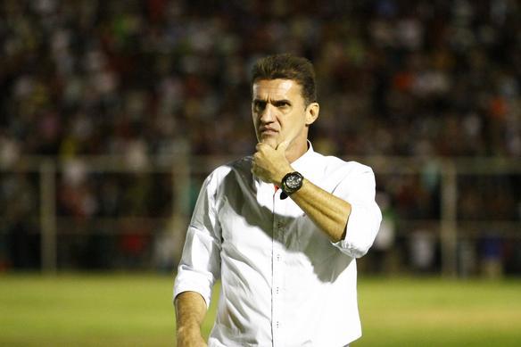 Timbu vence e fatura primeiro turno do Estadual 2013 - Ricardo Fernandes/DP/D.A Press