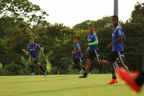 Eduardo Baptista repete quarteto ofensivo com Diego Souza, Élber, Mike e Felipe Azevedo