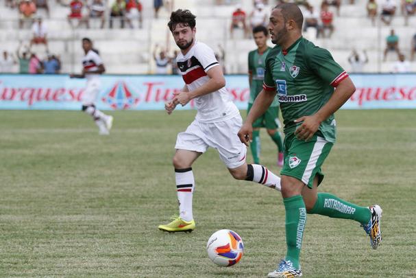 Rodolfo Potiguar - O volante foi um dos principais atletas do Carcará no jogo da ida. Mais do que nunca, o Salgueiro vai precisar dele, para anular o meio-campo do Santa Cruz, que deve sair mais para o jogo.