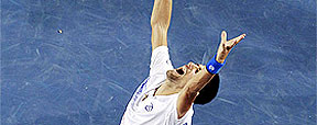 Djokovic sofre, mas vence  Murray e disputa final com o espanhol Nadal