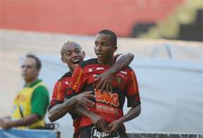 Goleada na Ilha: Sport faz 4 a 0 no Vitória e assume o G4 da Série B (Bernardo Dantas/DP/D.A Press)