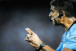 Emerson Sobral comanda o Cl�ssico das Emo��es de s�bado nos Aflitos (Helder Tavares/DP/D.A/Press)