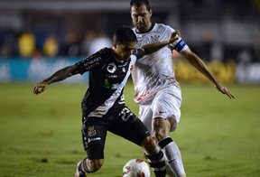 Vasco e Corinthians ficam no zero em duelo pelas quartas da Libertadores (Christophe Simon/AFP Photo)