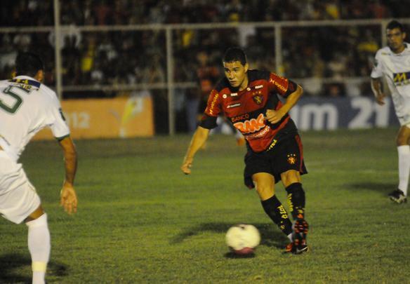 Sport conta com a for�a dos refor�os para fazer 3 a 0 sobre o Belo Jardim