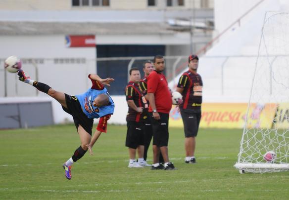 Treino do Sport no estadio Cornelio de Barros, em Salgueiro