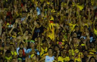 Sport vacila no final do jogo e � derrotado pelo Ypiranga em plena Ilha do Retiro