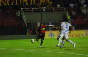Sport vacila no final do jogo e � derrotado pelo Ypiranga em plena Ilha do Retiro