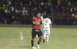 Com tr�s gols, Marcelinho salva o Sport e garante virada sobre o Porto