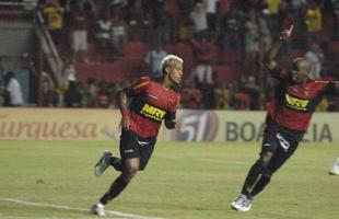 Com tr�s gols, Marcelinho salva o Sport e garante virada sobre o Porto