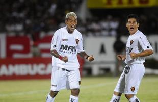 Rubro-negros venceram o cl�ssico por 3 a 1, no Arruda Cr�dito: Ricardo Fernandes/DP/D.A Press e Helder Tavares/DP/D.A Press