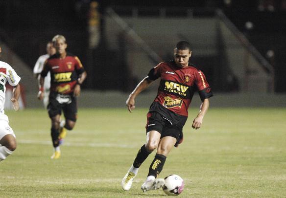 
Sport fica em um empate sem gols com o Salgueiro, mas segue lder o Pernambucano Crdito: Edvaldo Rodrigues/DP/D.A Press

