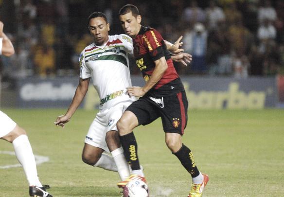 
Sport fica em um empate sem gols com o Salgueiro, mas segue lder o Pernambucano Crdito: Edvaldo Rodrigues/DP/D.A Press
