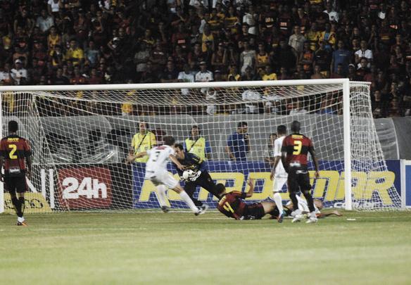 
Sport fica em um empate sem gols com o Salgueiro, mas segue lder o Pernambucano Crdito: Edvaldo Rodrigues/DP/D.A Press
