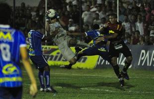 M�quina de Costura n�o segura o Le�o, que se garantiu nas semi-finais do PE2012