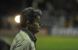 M�quina de Costura n�o segura o Le�o, que se garantiu nas semi-finais do PE2012