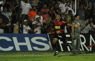 M�quina de Costura n�o segura o Le�o, que se garantiu nas semi-finais do PE2012