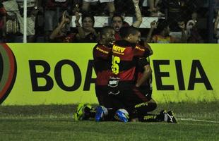 M�quina de Costura n�o segura o Le�o, que se garantiu nas semi-finais do PE2012