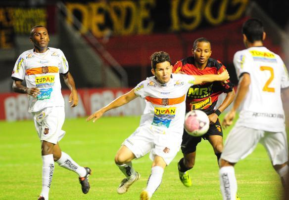 Sport goleia o Serra Talhada e segue na liderana isolada do Campeonato Estadual