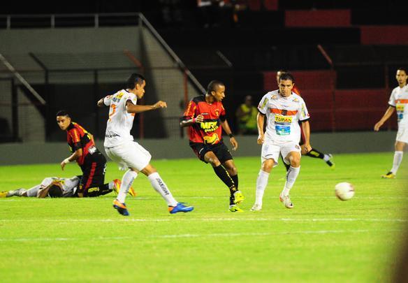 Sport goleia o Serra Talhada e segue na liderana isolada do Campeonato Estadual