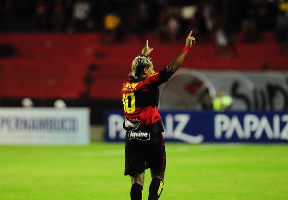 Sport goleia o Serra Talhada e segue na liderana isolada do Campeonato Estadual