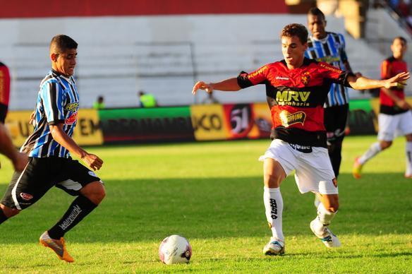 Com jogadores reservas, Sport vence o Porto no Lacerdo por 3 a 1 e segue na liderana