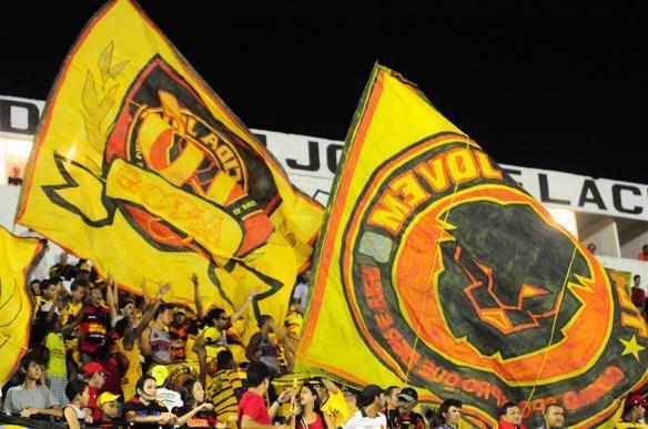 Com jogadores reservas, Sport vence o Porto no Lacerdo por 3 a 1 e segue na liderana