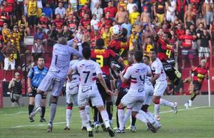 Sport vence o cl�ssico contra o Santa Cruz por 2 a 1