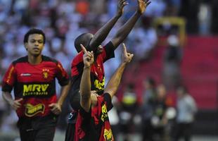 Sport vence o cl�ssico contra o Santa Cruz por 2 a 1