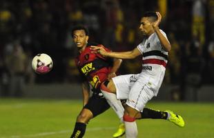 Sport vence o cl�ssico contra o Santa Cruz por 2 a 1