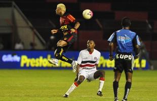 Sport vence o cl�ssico contra o Santa Cruz por 2 a 1