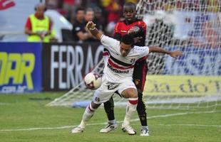 Sport vence o cl�ssico contra o Santa Cruz por 2 a 1