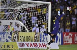 Sport vence o cl�ssico contra o Santa Cruz por 2 a 1