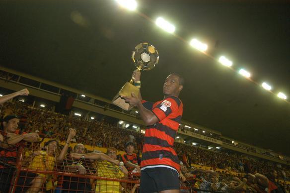 Imagens da conquista rubro-negra em cima do Santa Cruz em 2006