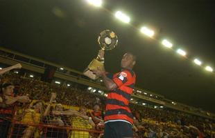 Imagens da conquista rubro-negra em cima do Santa Cruz em 2006