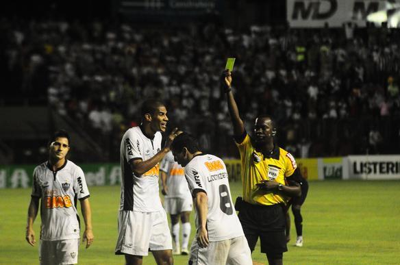 Sport chegou a abrir o placar, mas sofreu a virada do Atltico Mineiro. Resultado: 4 a 1. Crdito: Helder Tavares/DP/D.A.Press


