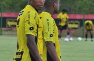 S�rgio Guedes e seus comandados treinam visando o Cl�ssico das Multid�es