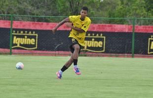 S�rgio Guedes e seus comandados treinam visando o Cl�ssico das Multid�es
