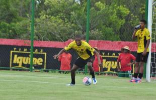 S�rgio Guedes e seus comandados treinam visando o Cl�ssico das Multid�es
