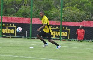 S�rgio Guedes e seus comandados treinam visando o Cl�ssico das Multid�es