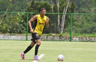 S�rgio Guedes e seus comandados treinam visando o Cl�ssico das Multid�es