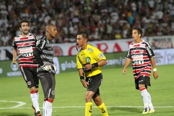 Cl�ssico das Multid�es terminou empatado no Arruda: 2 a 2