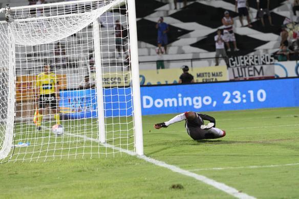 Cl�ssico das Multid�es terminou empatado no Arruda: 2 a 2