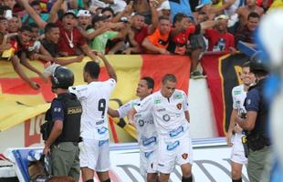 Cl�ssico das Multid�es terminou empatado no Arruda: 2 a 2