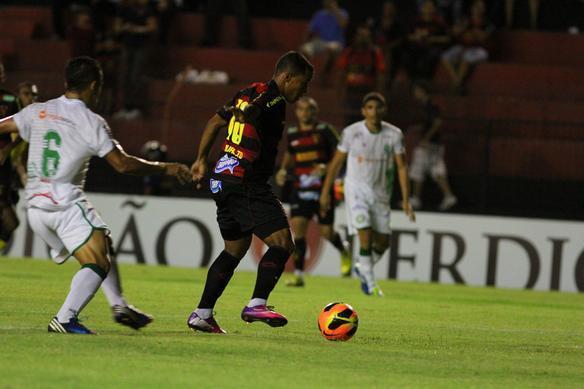 Le�o vence e se classifica na Copa do Brasil