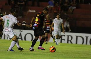 Le�o vence e se classifica na Copa do Brasil