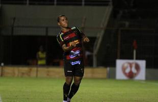 Le�o vence e se classifica na Copa do Brasil