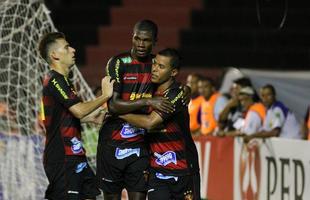 Le�o vence e se classifica na Copa do Brasil