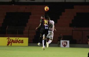 Le�o vence e se classifica na Copa do Brasil