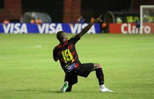 Le�o vence e se classifica na Copa do Brasil